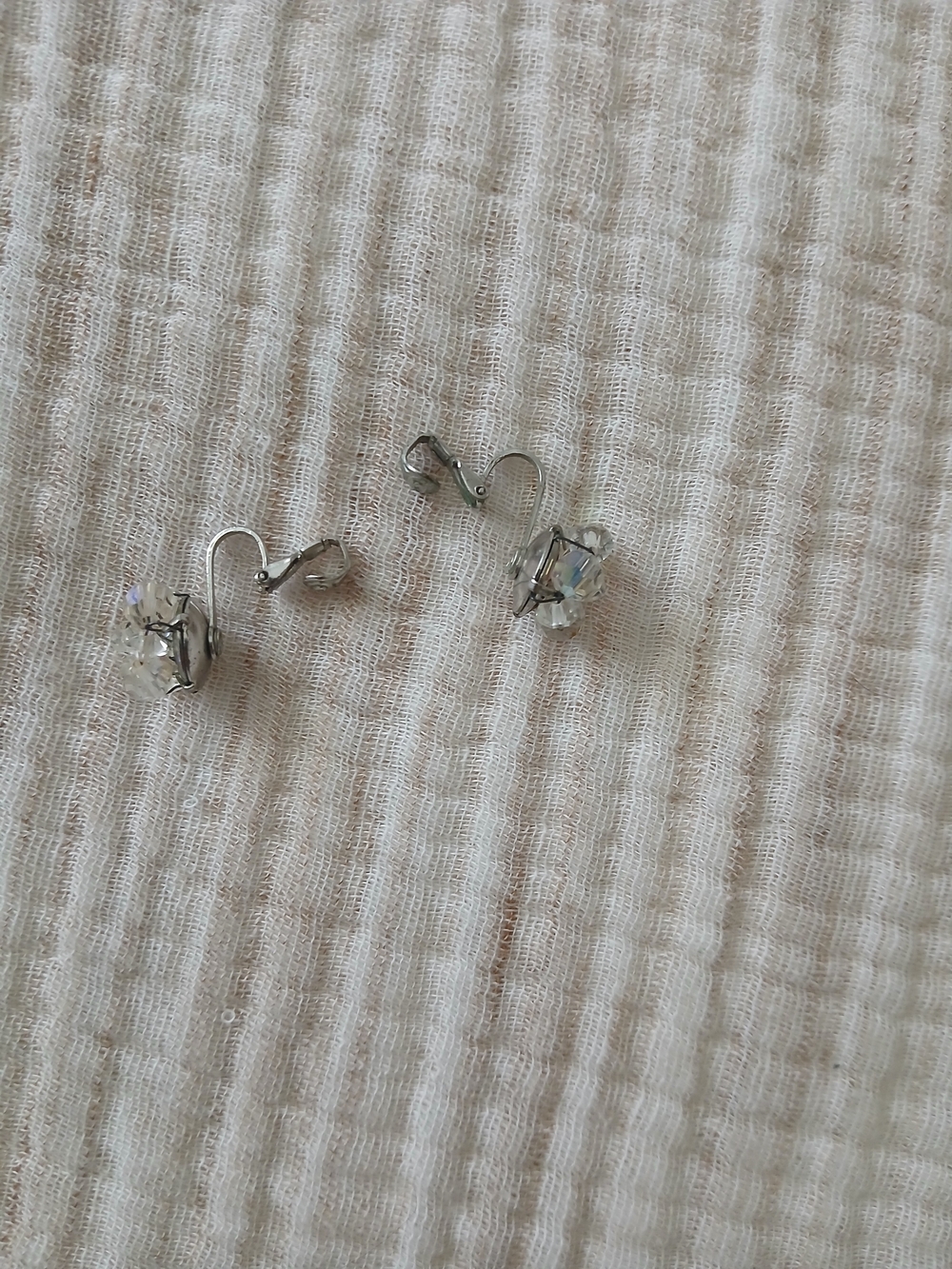 1950-1960 Vintage Crystal Clip-On Earrings - Clear Iridescent